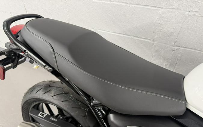 2026 Triumph Thruxton 400