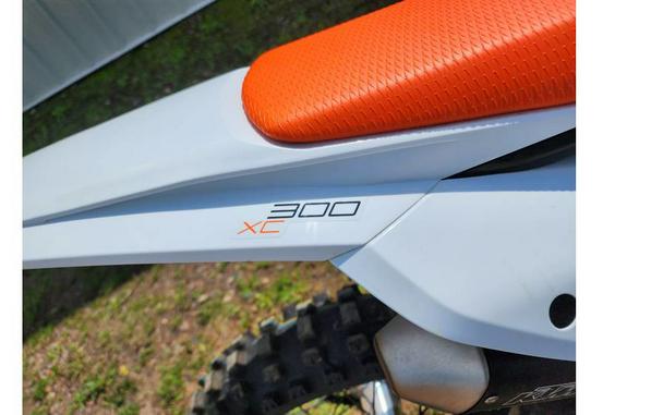 2023 KTM XC 300