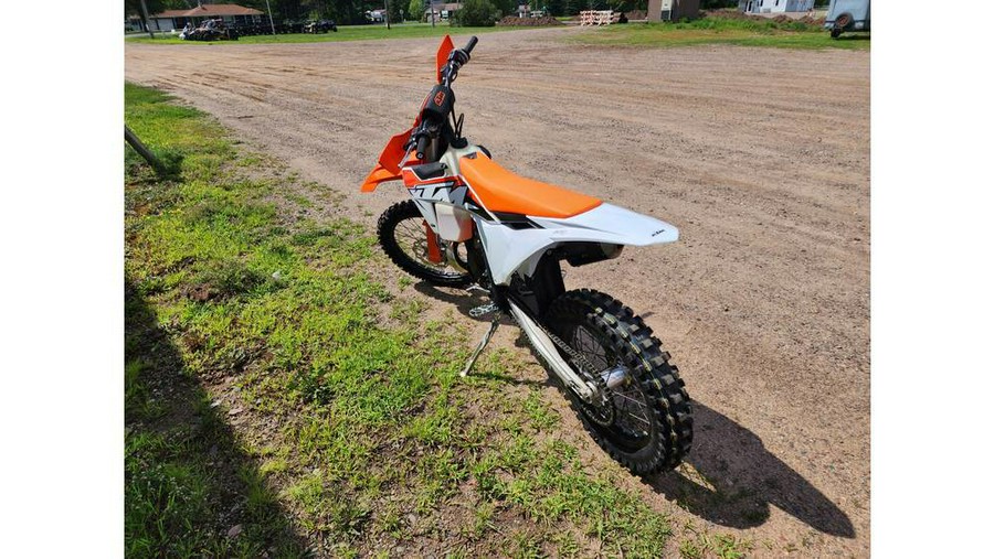 2023 KTM XC 300