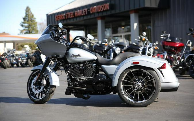 2024 Harley-Davidson® FLTRT - Road Glide® 3