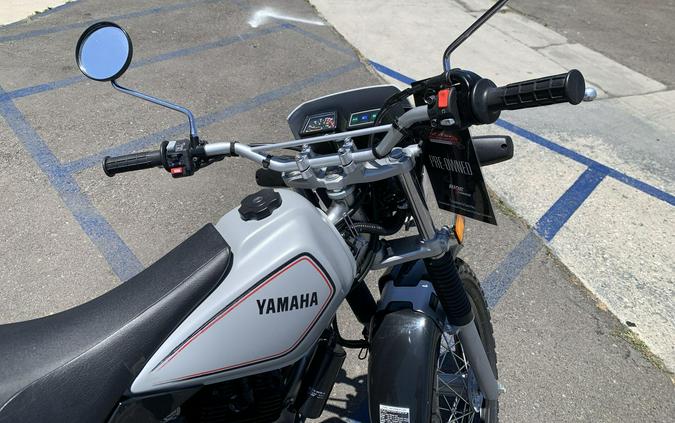 2025 Yamaha TW200 CA