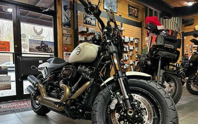 2018 Harley-Davidson Fat Bob 114 Bonneville Salt Denim