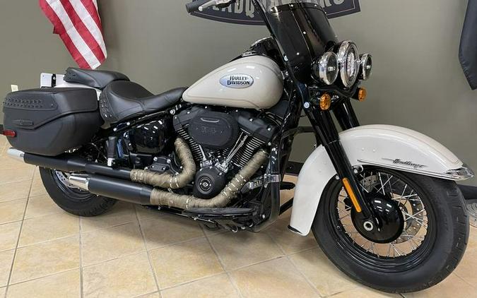 2022 Harley-Davidson® FLHCS - Heritage Classic 114