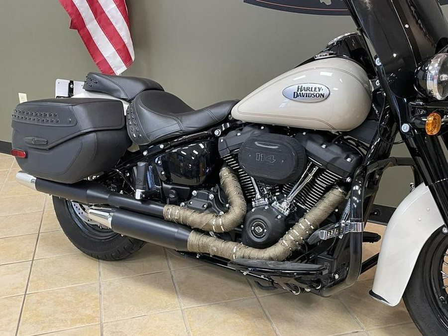 2022 Harley-Davidson® FLHCS - Heritage Classic 114