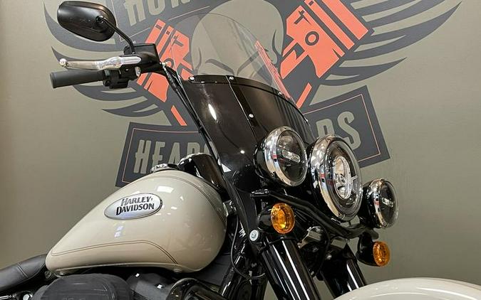 2022 Harley-Davidson® FLHCS - Heritage Classic 114