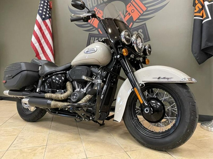 2022 Harley-Davidson® FLHCS - Heritage Classic 114