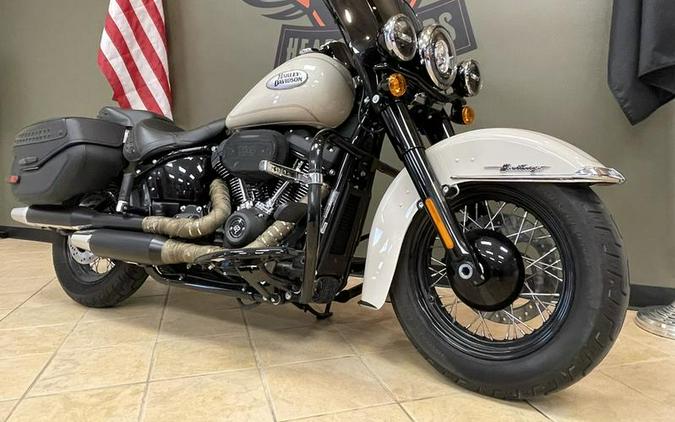 2022 Harley-Davidson® FLHCS - Heritage Classic 114