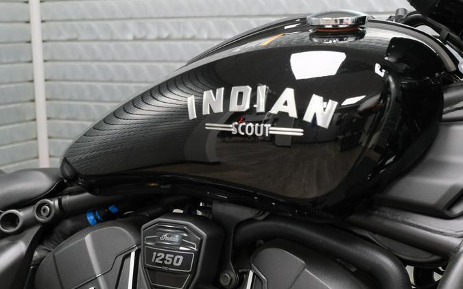 2025 INDIAN MOTORCYCLE SCOUT BOBBER LIMITED WITH TECH PACKAGE