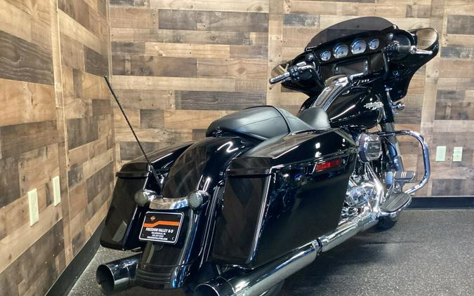 2017 Harley-Davidson® Street Glide® Special Black