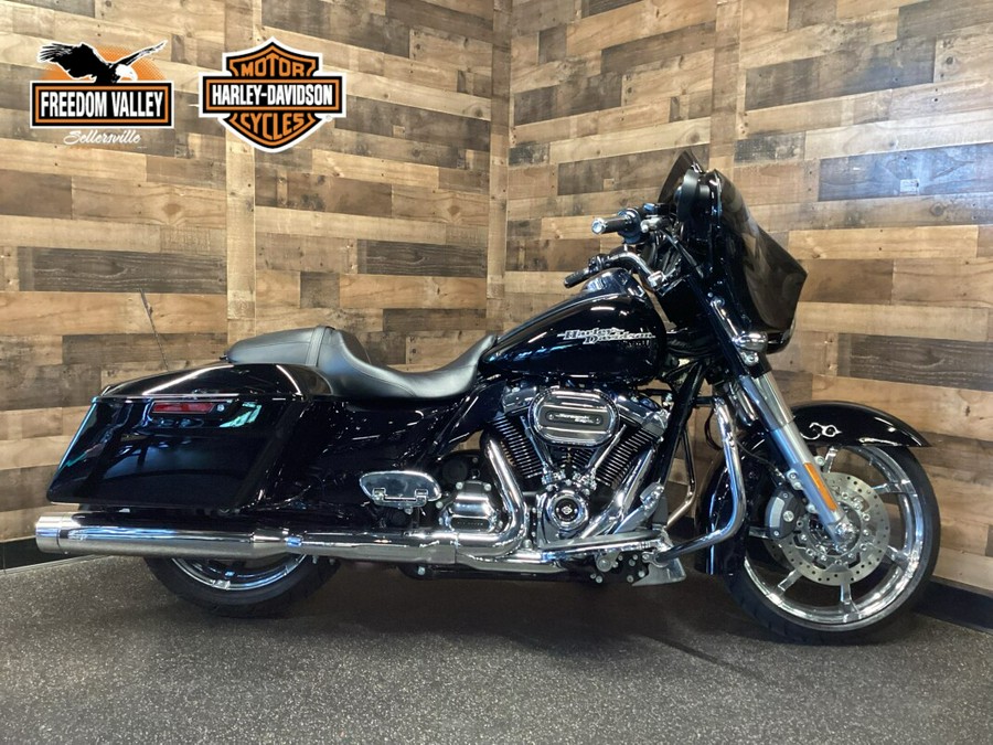2017 Harley-Davidson® Street Glide® Special Black
