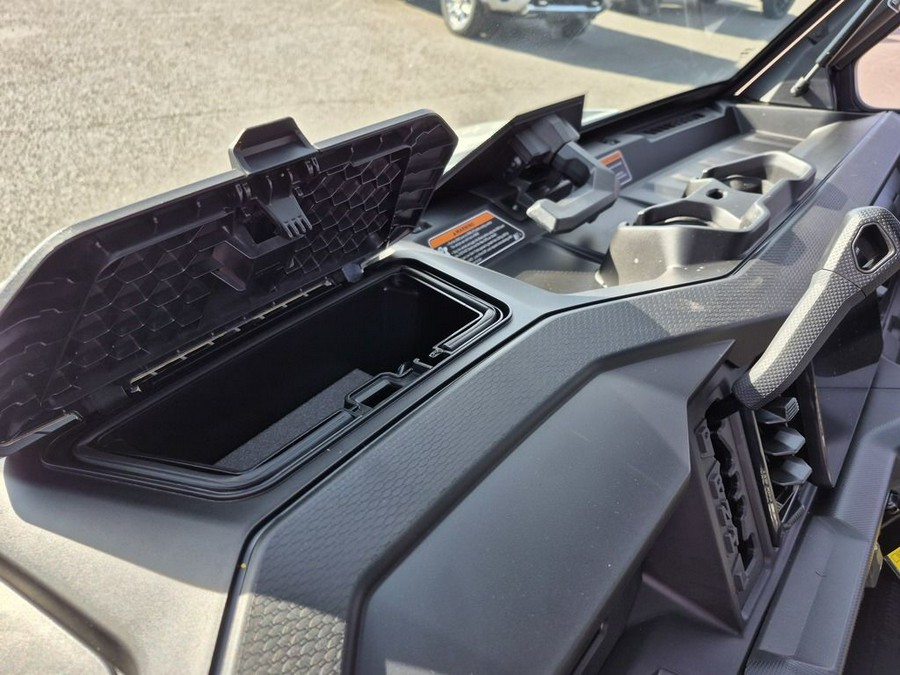 2026 Can-Am® Defender Limited HD11