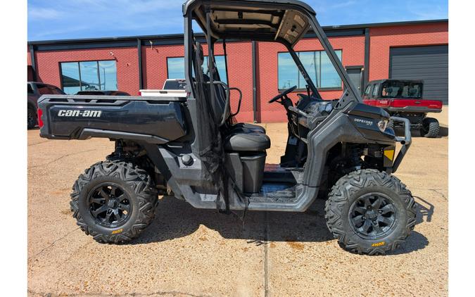 2023 Can-Am DEFENDER XT HD10