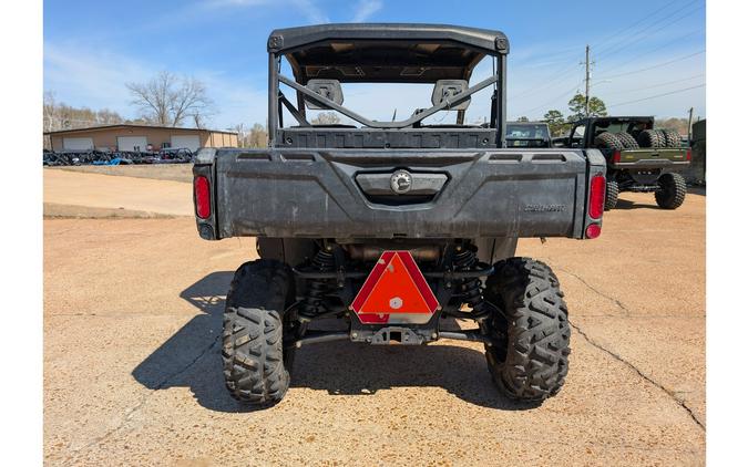 2023 Can-Am DEFENDER XT HD10