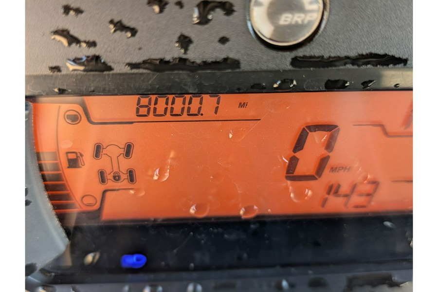 2023 Can-Am DEFENDER XT HD10