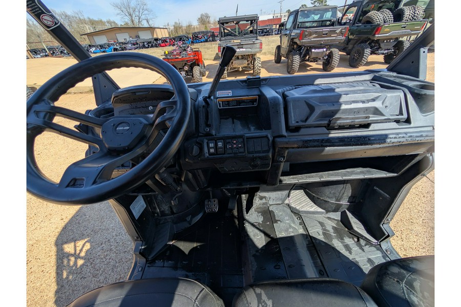 2023 Can-Am DEFENDER XT HD10