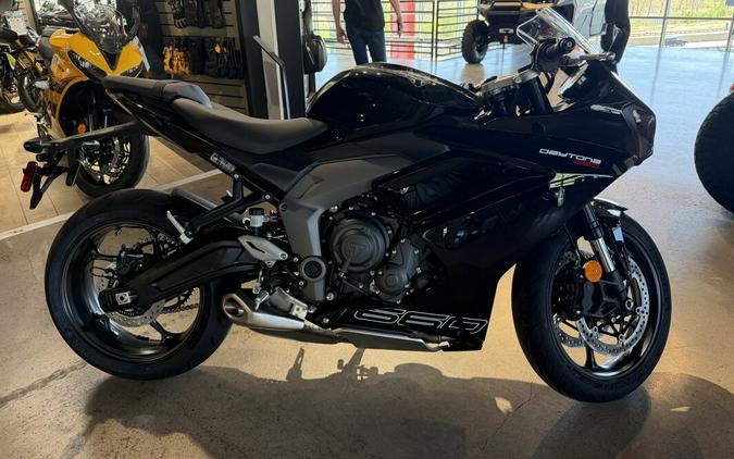 2026 Triumph Daytona 660 Sapphire Black