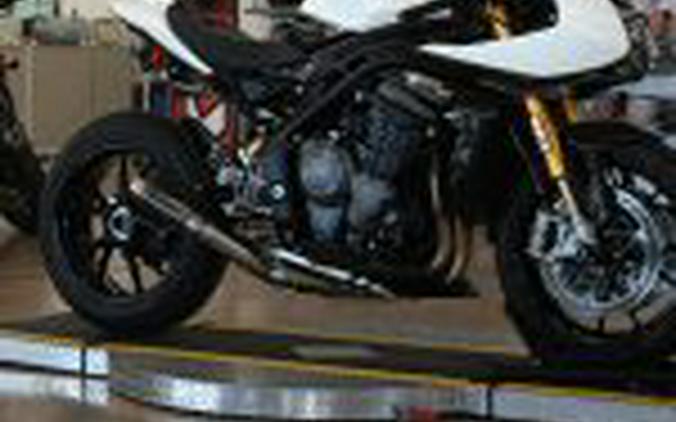 2022 Triumph Speed Triple 1200 RR