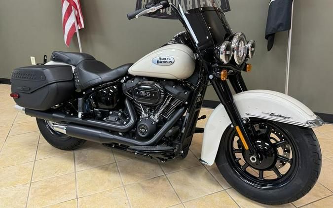 2022 Harley-Davidson® FLHCS - Heritage Classic 114