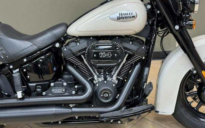 2022 Harley-Davidson® FLHCS - Heritage Classic 114