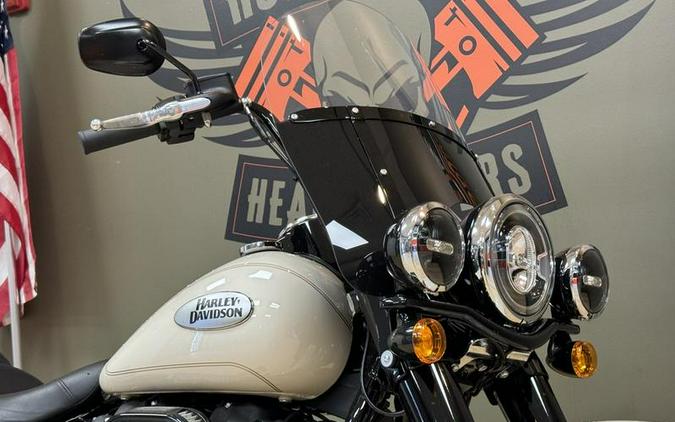 2022 Harley-Davidson® FLHCS - Heritage Classic 114