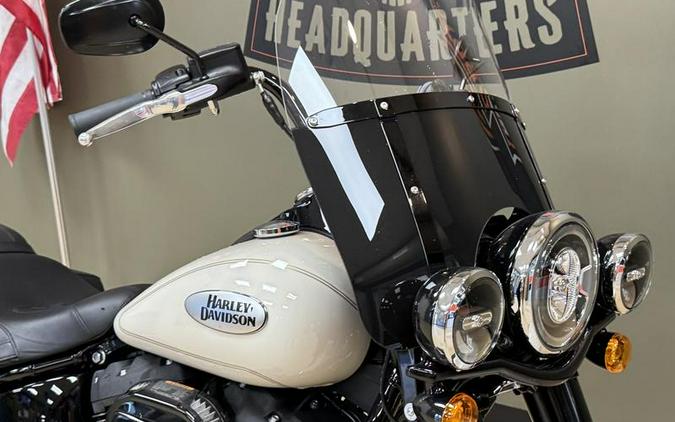 2022 Harley-Davidson® FLHCS - Heritage Classic 114