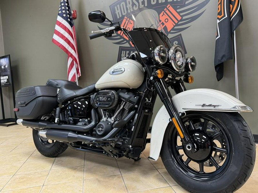 2022 Harley-Davidson® FLHCS - Heritage Classic 114