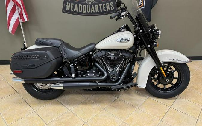 2022 Harley-Davidson® FLHCS - Heritage Classic 114