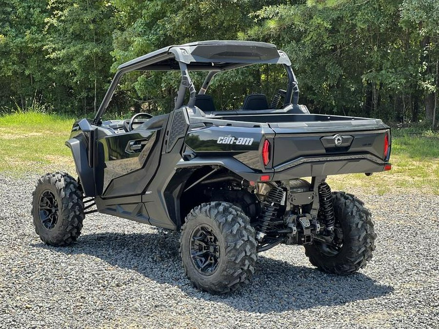2025 Can-Am® Commander XT 700