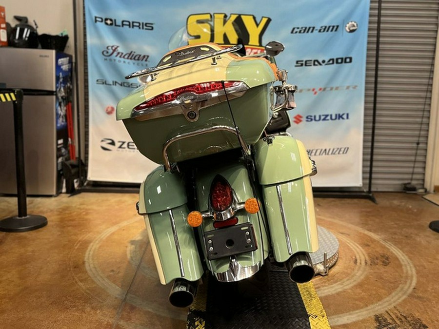 2017 Indian Roadmaster Classic Willow Green Over Ivory Cream