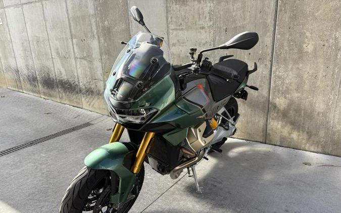 2023 Moto Guzzi V100 Mandello S