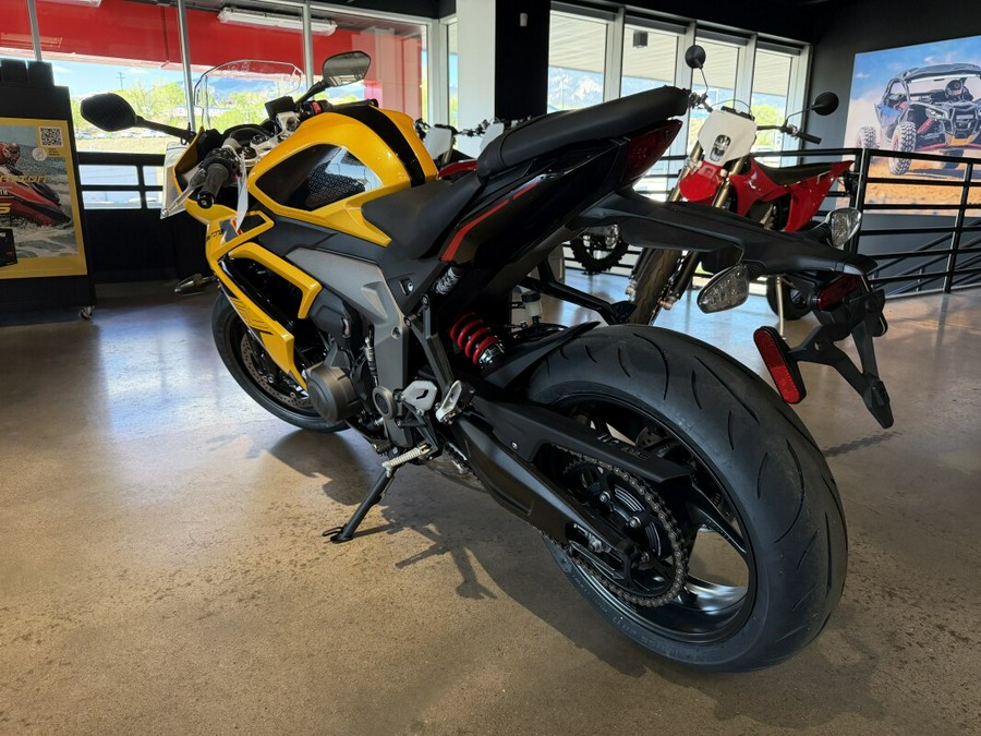 2026 Triumph Daytona 660 Cosmic Yellow