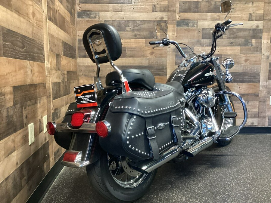 2002 Harley-Davidson Heritage Softail® Classic Black FLSTC