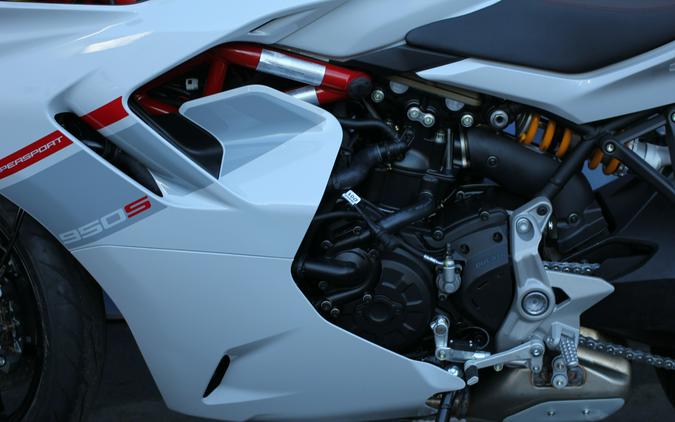 2024 Ducati SuperSport S