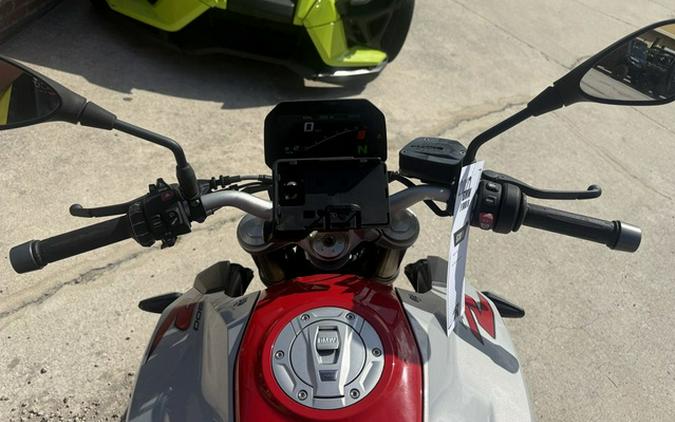 2021 BMW F 900 R Hockenheim Silver Metallic / Racing Red
