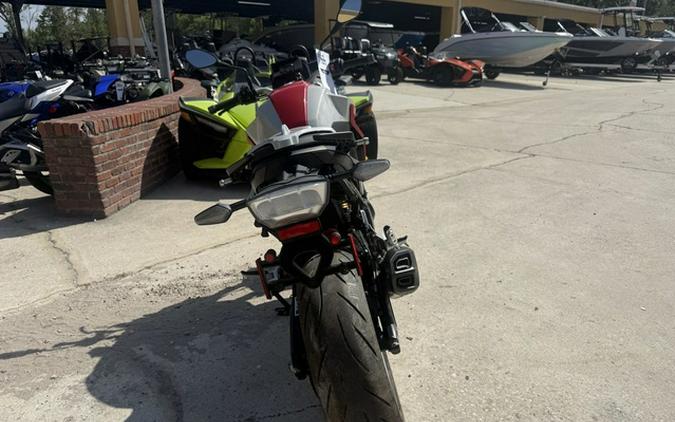 2021 BMW F 900 R Hockenheim Silver Metallic / Racing Red