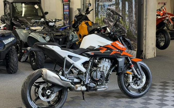 2027 KTM 990 Duke