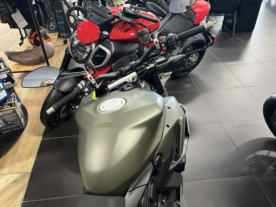 2024 Ducati Streetfighter V2 Storm Green