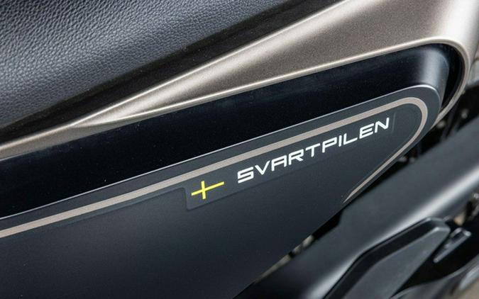 2022 Husqvarna SVARTPILEN 401