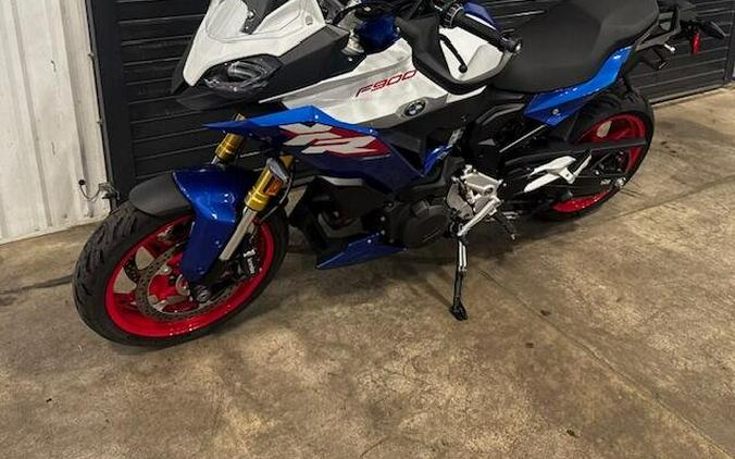 2025 BMW F 900 XR