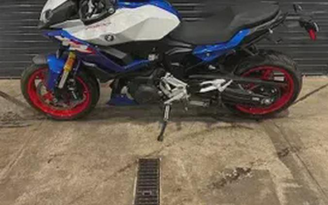 2025 BMW F 900 XR
