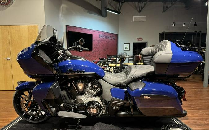 2024 Indian Motorcycle® Pursuit® Dark Horse® with PowerBand Audio Package Springfield Blue