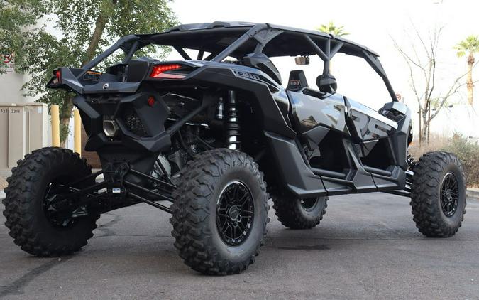 2026 Can-Am® Maverick X3 Max X RS Turbo RR Triple Black_7.6 in.