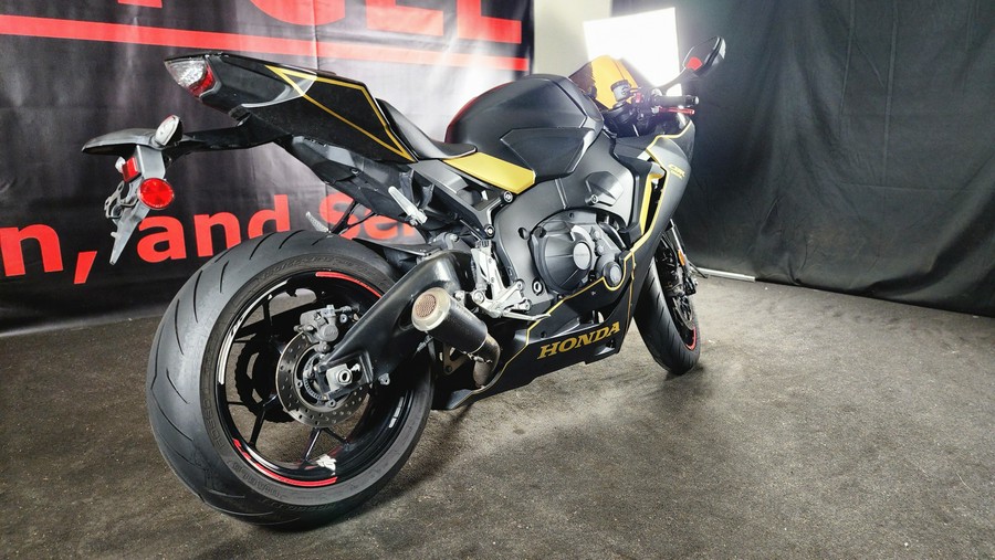 2018 HONDA CBR1000RR ABS - F100013