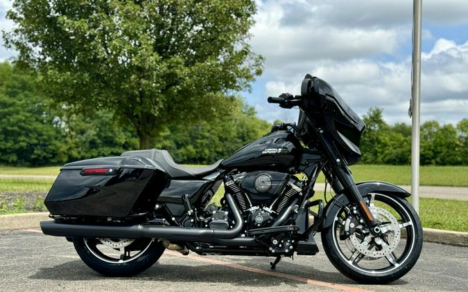 2024 Harley-Davidson Street Glide® Vivid Black - Black Finish