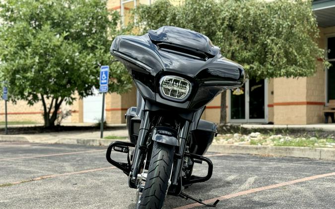 2024 Harley-Davidson Street Glide® Vivid Black - Black Finish