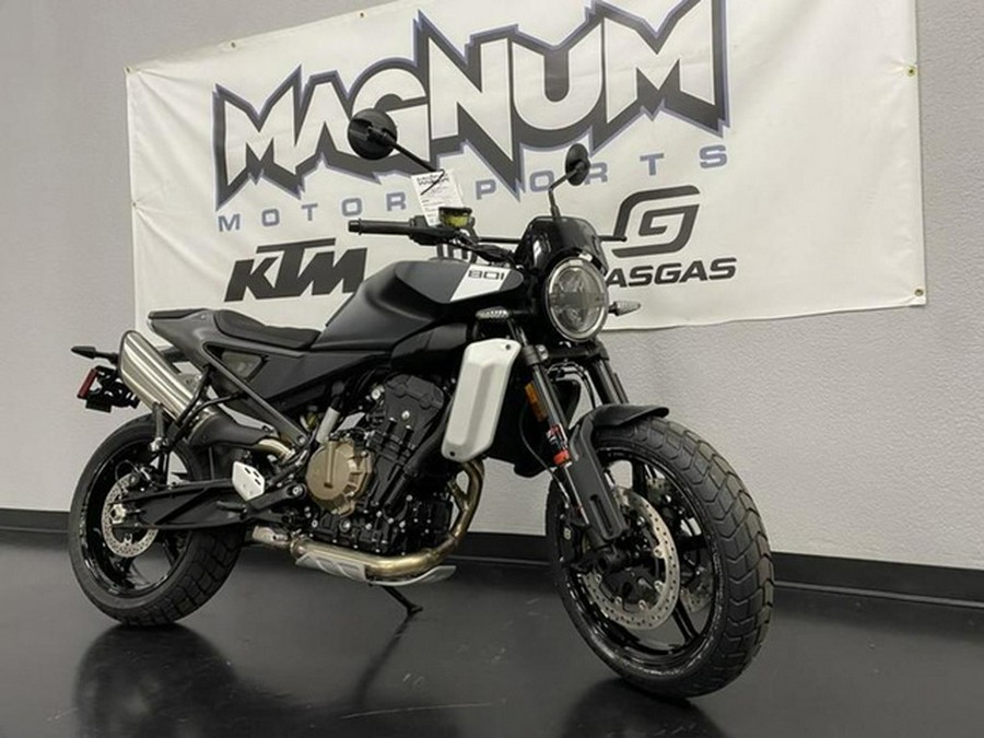 2025 Husqvarna SVARTPILEN 801