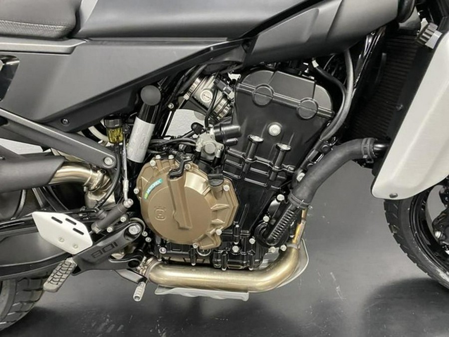2025 Husqvarna SVARTPILEN 801