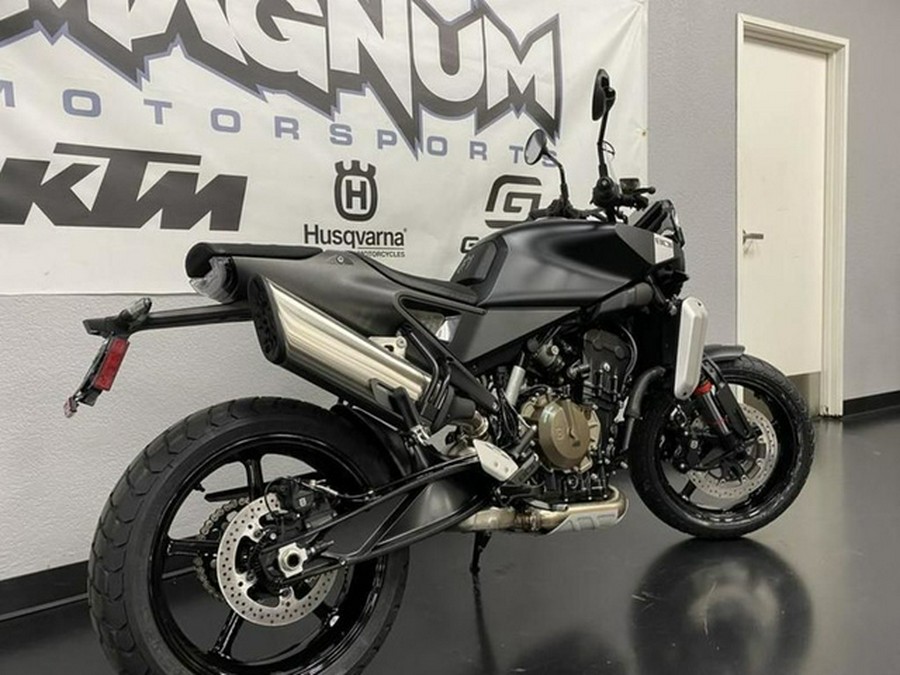 2025 Husqvarna SVARTPILEN 801