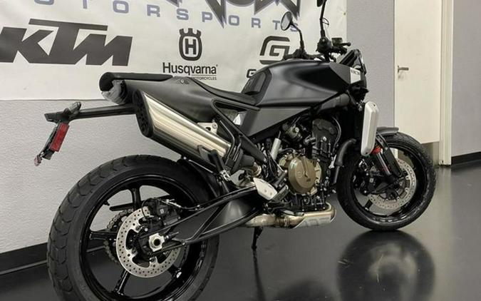 2025 Husqvarna SVARTPILEN 801