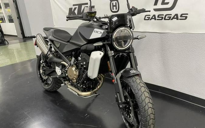 2025 Husqvarna SVARTPILEN 801